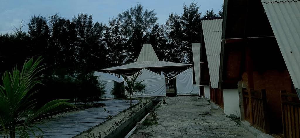 Penginapan joglo pantai lapin gallery 2